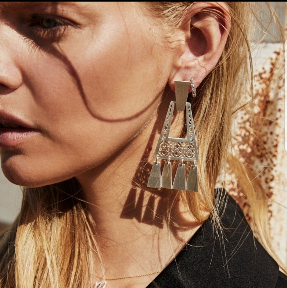 Gold, Kendra Scott, Kase, Fringe Earrings - Picture 7 of 8